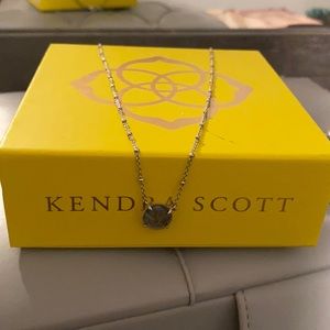Kendra Scott pendant necklace